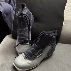 L.L. Bean Charcoal and Black Winter ski boots size 39